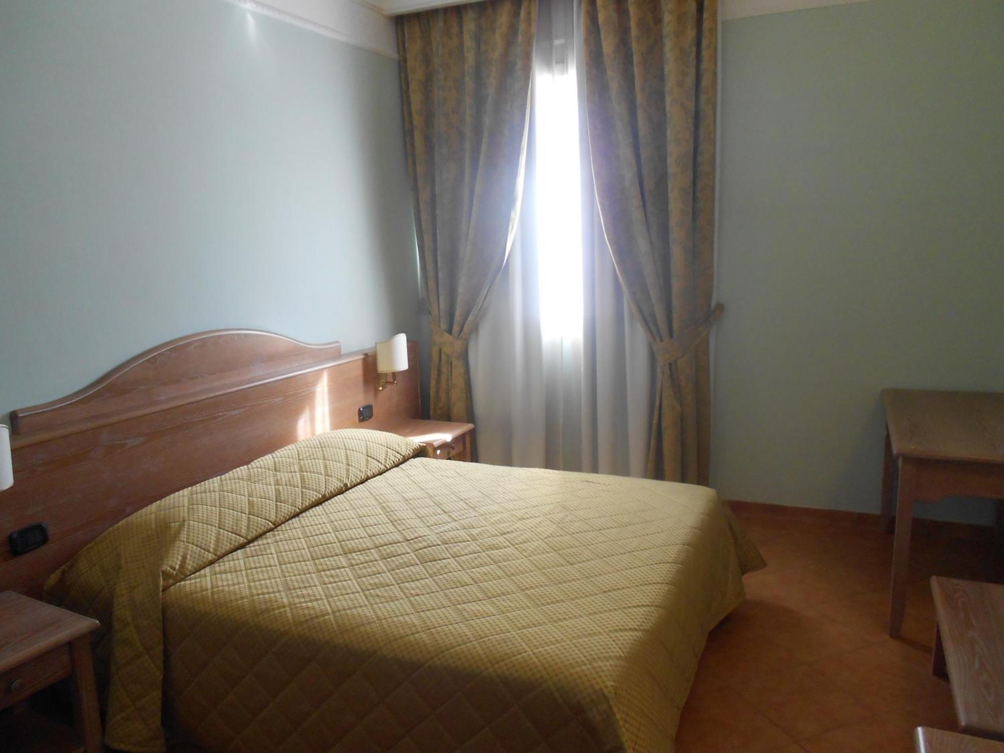 Grand Hotel Pavone Cassino Exteriör bild