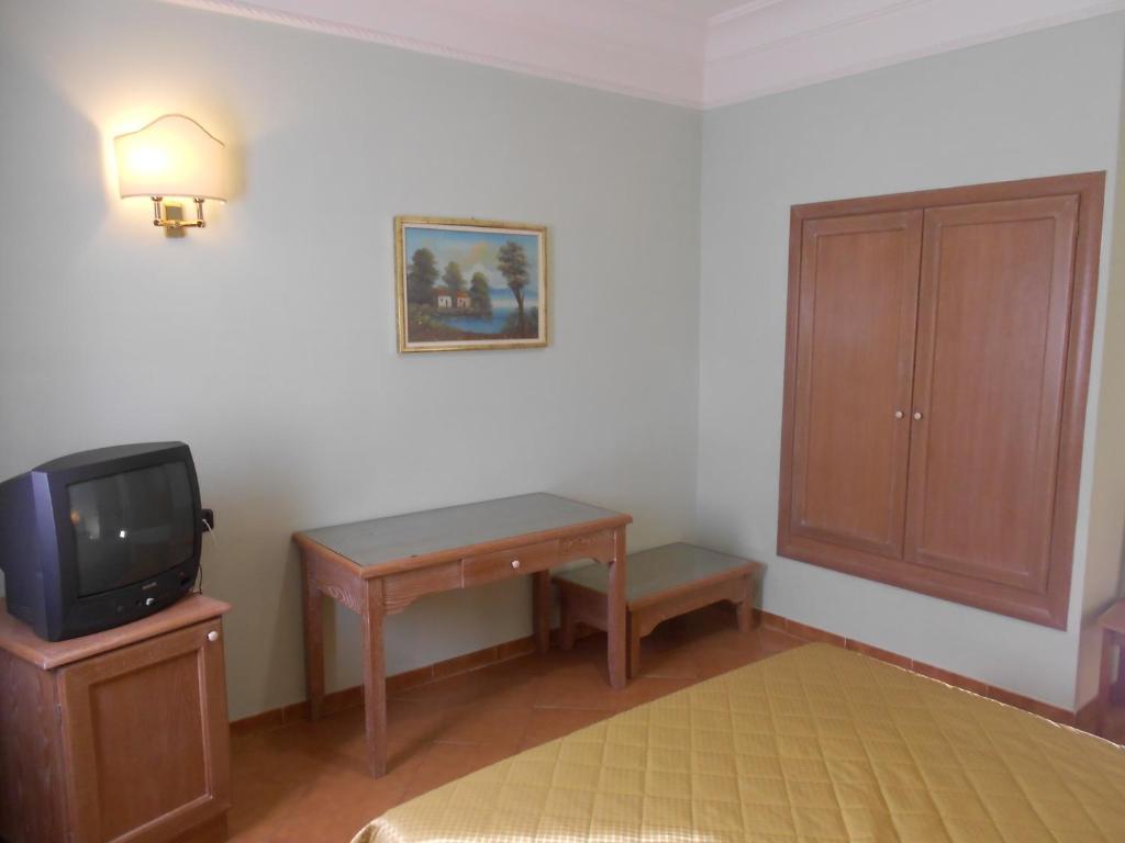 Grand Hotel Pavone Cassino Rum bild