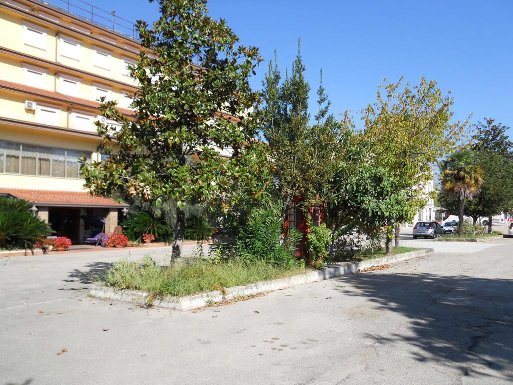 Grand Hotel Pavone Cassino Exteriör bild